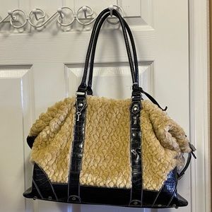 Sherpa Trimmed weekender bag